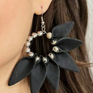 Elegant Black Leaf Earrings